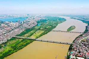 Hanoi designates the Red River as its principal ecological and cultural landscape axis in the 100-year master plan (Photo: SGGP)