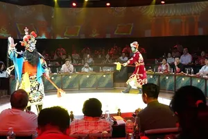 An engaging excerpt of the classic “San Hau” Tuong performance (Vietnamese classic opera) is showcased during the culinary-integrated art program, VietCharm Culture & Dining Show