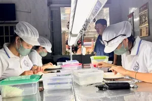 Workers are actively operating at the Yen Duyen facility in Phuoc Thanh Commune (Photo: SGGP/Le Xuan)