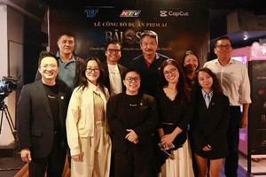 Production crew members of the film “The Hunting Ground” alongside invited guests at the project announcement press conference on the afternoon of September 29 (Photo: TFS)