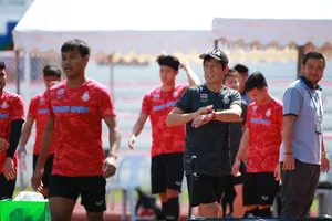 U 22 Thái Lan tập trên sân Rizal. Ảnh Dũng Phương