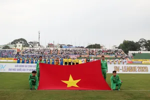 Ngày hội của 8 trường Quốc gia tại gỉai bóng đá Sinh viên được tổ chức trên sân Thống Nhất. Ảnh: Dũng Phương