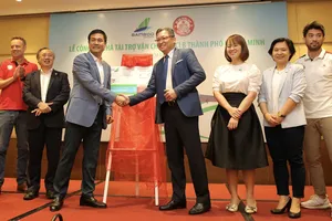  CLB TPHCM có nhà tài trợ vận chuyuyển cho mùa bóng 2021. Ảnh: Dũng Phương