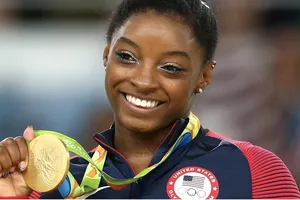 Vận động viên giành huy chương vàng Simone Biles (Mỹ) trên bục nhận huy chương tại Thế vận hội Olympic Rio 2016. Ảnhh: Getty