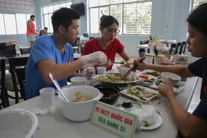 Em trai Ánh Viên “ăn như hổ” để có sức đoạt vàng tại SEA Games 31. Ảnh: DŨNG PHƯƠNG