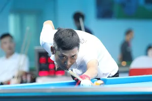 VĐV Phan Hoàng tại giải Billiards & Snooker vô địch quốc gia 2024 (vòng 1). Ảnh: Quỳnh Mai 