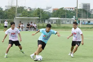 Trận HTV (xanh) thắng VOH với tỷ số 2-1. Ảnh: Quỳnh Mai