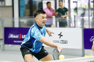 Lý Hoàng Nam thi đấu trong ngày khai mạc Giải Pickleball Michelob ULTRA - Châu Á mở rộng 2026. Ảnh: Quỳnh Mai