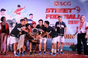 Niềm vui chiến thắng của đội Kim Thành Phát. Ảnh: ANH TRẦN