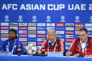HLV Alberto Zaccheroni tại buổi họp báo