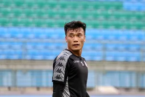 Thủ môn Tiến Dũng lại mắc sai lầm ở AFC Cup 2020. Ảnh: TPHCM FC