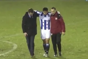 Văn Hậu chấn thương làm ông Park thêm lo