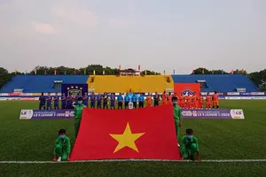 VPF tính đến khả năng lượt đi sẽ đá trên 1 cum sân. Ảnh: NGUYỄN NHÂN