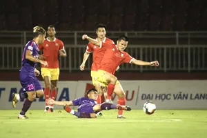 Cuộc so tài bất phân thắng bại giữa hai đội ở giai đoạn 1. Ảnh: PVF