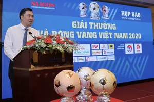 Ông Cao Văn Chóng trong bài phát biểu chào mừng giải thưởng năm nay. Ảnh: DŨNG PHƯƠNG 