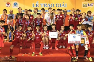 Đội nữ TPHCM lần thứ 9 đăng quang. Ảnh: DŨNG PHƯƠNG 