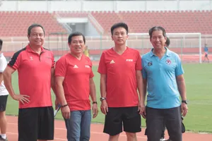 Thế hệ vàng của trọng tài TPHCM nay đã chuyển sang vai trò Giám sát, quản lý. Ảnh: HỮU THÀNH 
