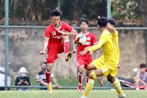 PVF và SLNA cùng vào Tứ kết sau trận hòa 0-0