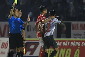 Thanh Thắng nhận thẻ vàng sau trận đấu vì hành vi tấn công trợ lý trọng tài