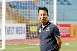 HLV Văn Sỹ Sơn trở thành nhà cầm quân thứ 3 tại giải hạng Nhất năm nay mất ghế