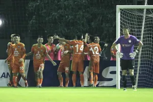 Phù Đổng bất ngờ khi giành 3 điểm trên sân của Phố Hiến. Ảnh: MINH HOÀNG