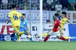 Sự tỏa sáng của Lâm Ti Phông, Lee Nguyễn cũng không thể cứu vãn tình thế của CLB TPHCM. Ảnh: MINH HOÀNG