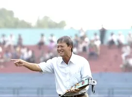 HLV Lê Thuỵ Hải trong giai đoạn dẫn dắt đội Becamex Bình Dương. Ảnh: NGUYỄN NHÂN 