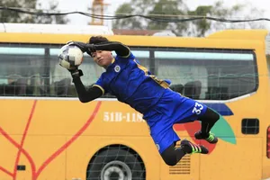 Thủ môn Minh Long được bầu Hiển chi viện cho CLB Quảng Nam theo hợp đồng cho mượn 