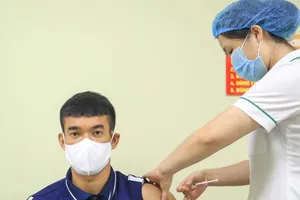 Các thành viên của CLB Hà Nội đã tiêm vaccine phòng dịch Covid-19