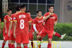 Tiến Linh kịp có mặt cùng đồng đội ở ngày đầu hội quân