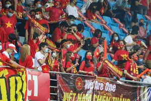 Người hâm mộ Việt Nam thất vọng với công tác điều hành của trọng tài trong thời gian qua.