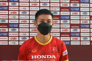 Vừa quay lại đội tuyển, Hùng Dũng đã được tín nhiệm trao băng thủ quân