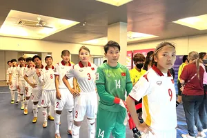 Huỳnh Như và các đồng đội có 90 phút đầy cống hiến trong cuộc so tài với Hàn Quốc