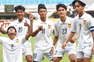 Lào xuất sắc giành ngôi đầu bảng B. Ảnh: LFF