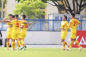 CAND xây chắc ngôi đầu bảng sau chiến thắng trên sân của Phù Đổng FC