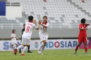 Các cầu thủ U18 nữ Việt Nam giành chiến thắng thứ 2 liên tiếp
