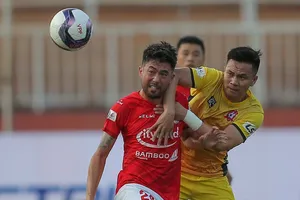 Lee Nguyễn từng thi đấu chi HA.GL, B.Bình Dương trước khi khoác áo CLB TPHCM năm 2021