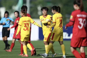 Niềm vui của các cô gái TPHCM sau trận đấu ra quân