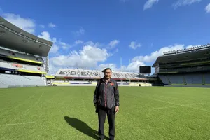 HLV Mai Đức Chung thăm sân đấu chính thức với đương kim vô địch Mỹ