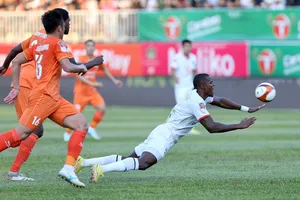 Cuộc so tài bất phân thắng bài giữa hai đội ở mùa bóng trước