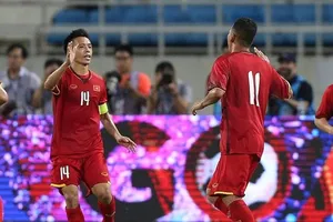 HLV Troussier rất cần 1 tiền đạo kinh nghiệm như Văn Quyết