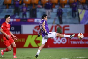 Văn Quyết "khai hỏa" với bàn mở tỷ số cho Hà Nội FC. Ảnh: MINH HOÀNG