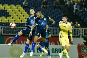 Một tình huống "sóng gió" trong vòng 16m50 của đội Bình Định