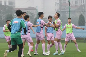 Vết thương trên mặt của Bùi Hoàng Việt Anh đã bình phục tốt và có thể ra sân ở trận lượt đi