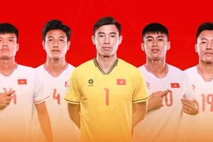 Đội trưởng Quan Văn Chuẩn cùng 4 đội phó