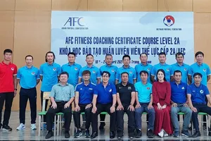 Các học viên tham dự khóa học chụp hình lưu niệm cùng Ban tổ chức