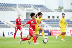 Hà Nội II giành 3 điểm đầu tiên khi giành chiến thắng 1-0 trước TPHCM II