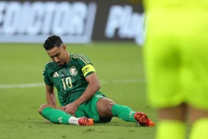 Salem Al-Dawsari cùng Saudi Arabia chơi thiếu sức sống trước Bahrain. Ảnh: Getty