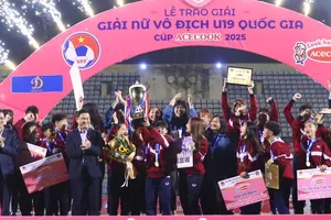 Đội Phong Phú Hà Nam trong niềm vui bảo vệ thành công ngôi vô địch