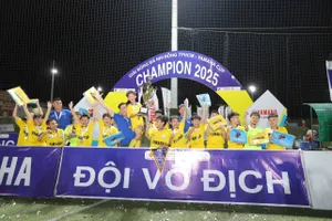 Đội trường Nguyễn Văn Luông Q.6 vô địch hạng A mùa giải năm nay.